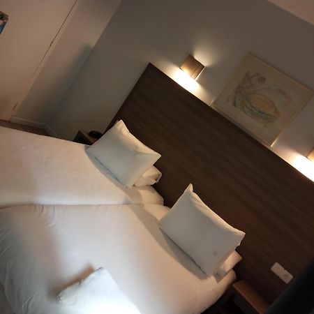 Hotel Du Globe 18 Париж Стая снимка