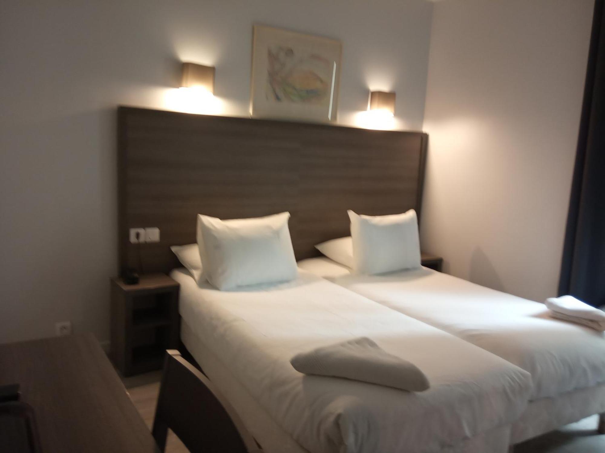 Hotel Du Globe 18 Париж Стая снимка