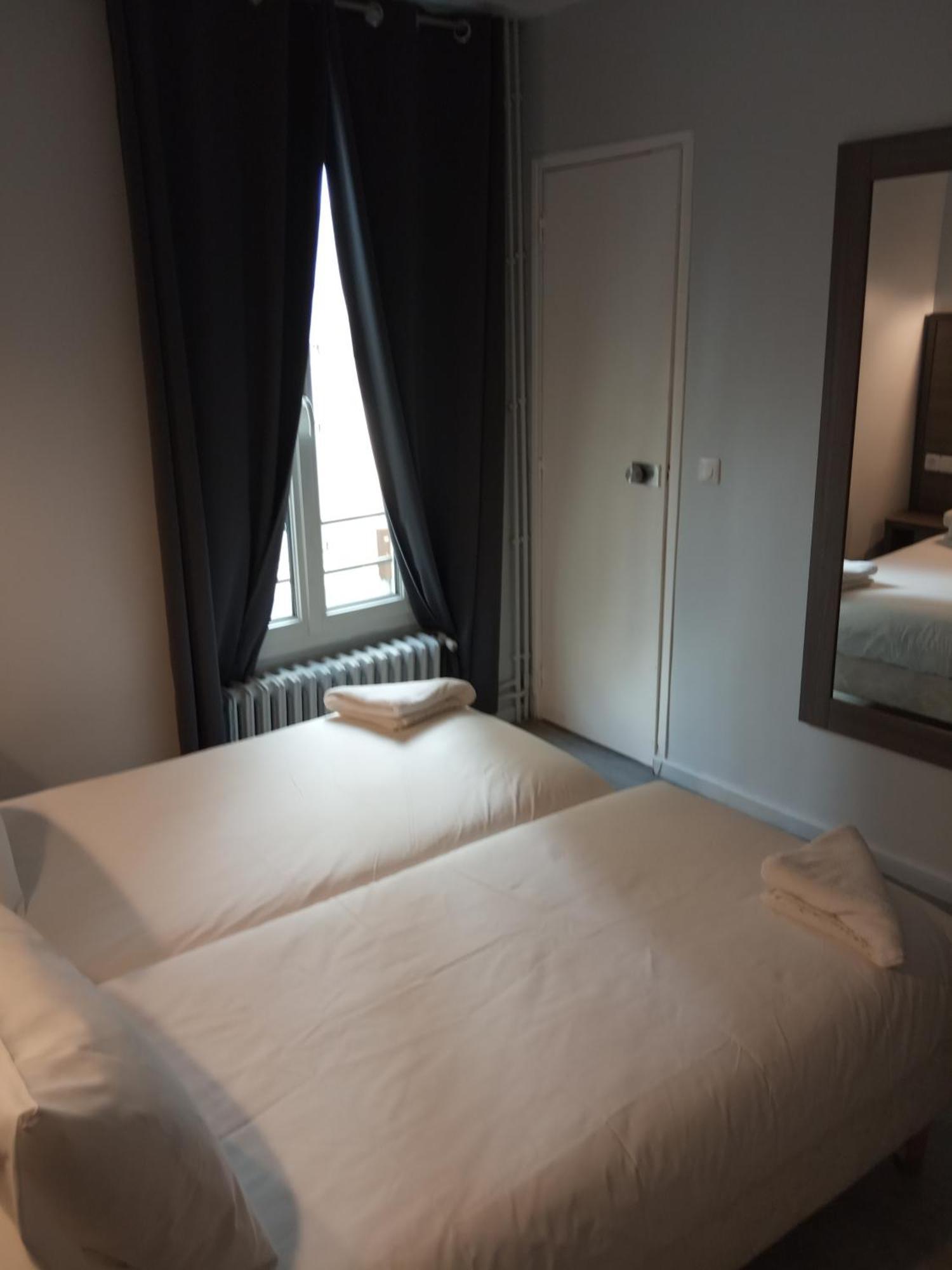 Hotel Du Globe 18 Париж Стая снимка