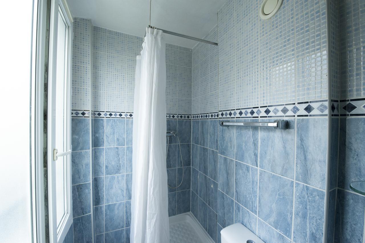 Hotel Du Globe 18 Париж Екстериор снимка