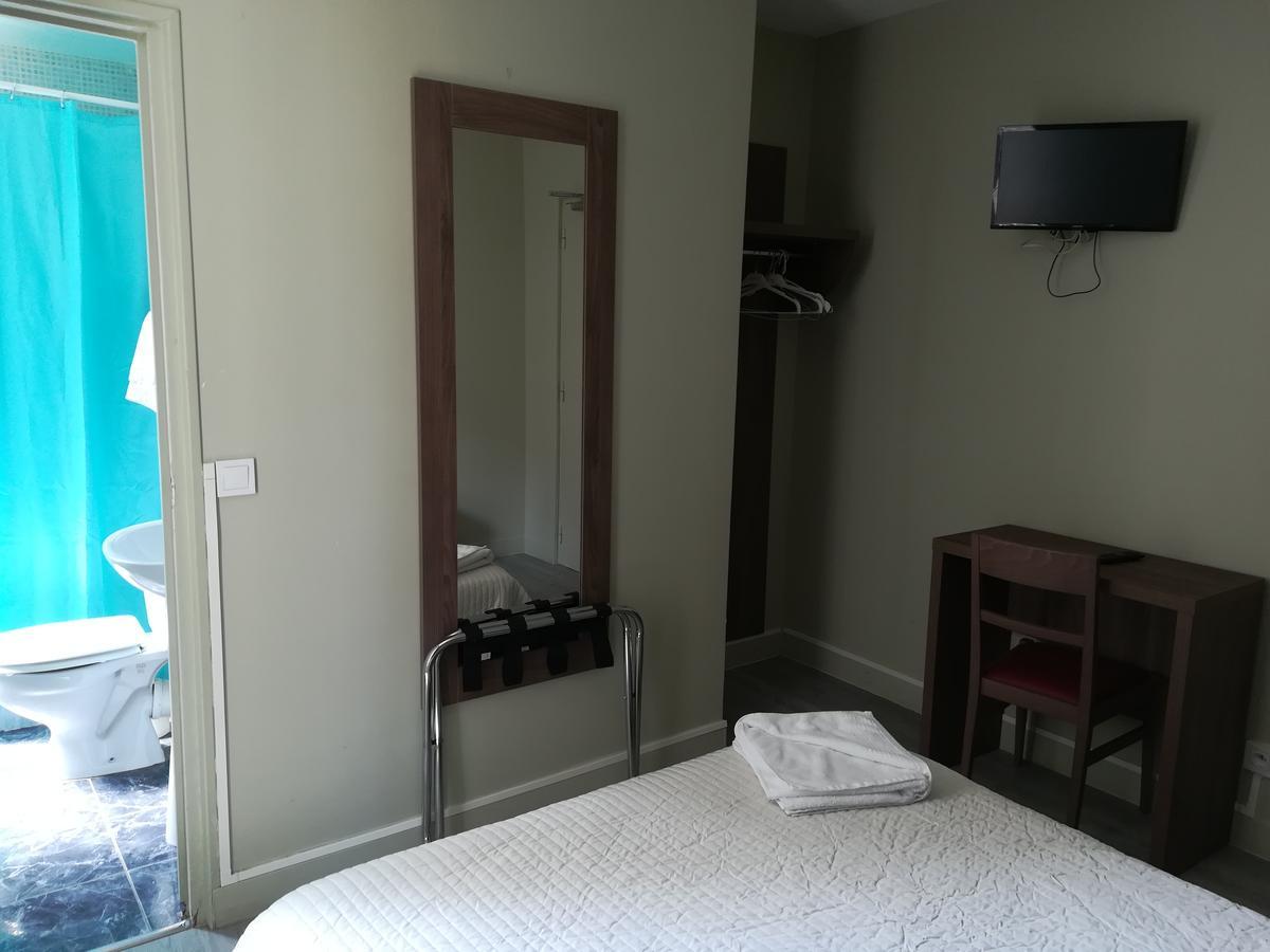 Hotel Du Globe 18 Париж Екстериор снимка