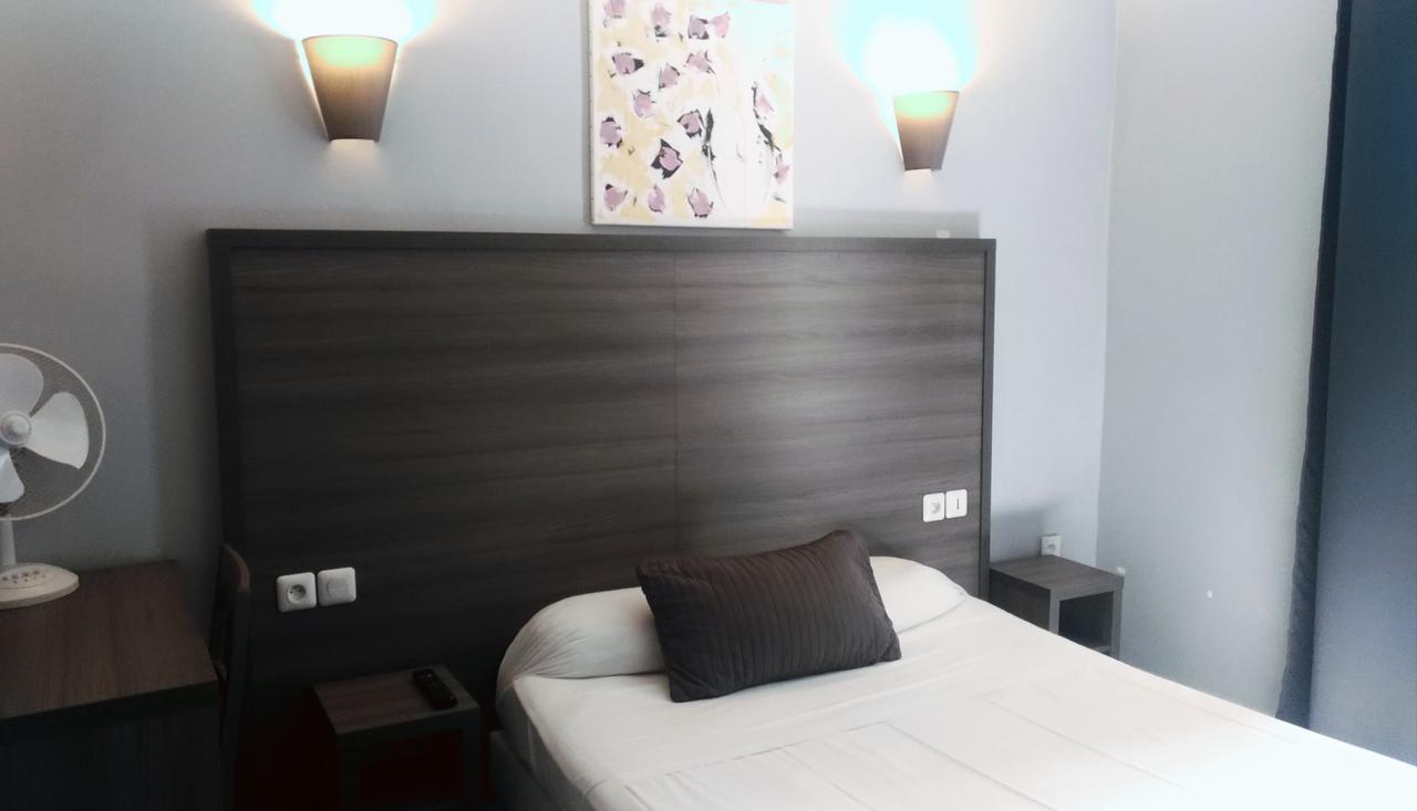 Hotel Du Globe 18 Париж Екстериор снимка